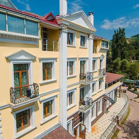 Aykun Hotel Almaty Ngoại thất bức ảnh