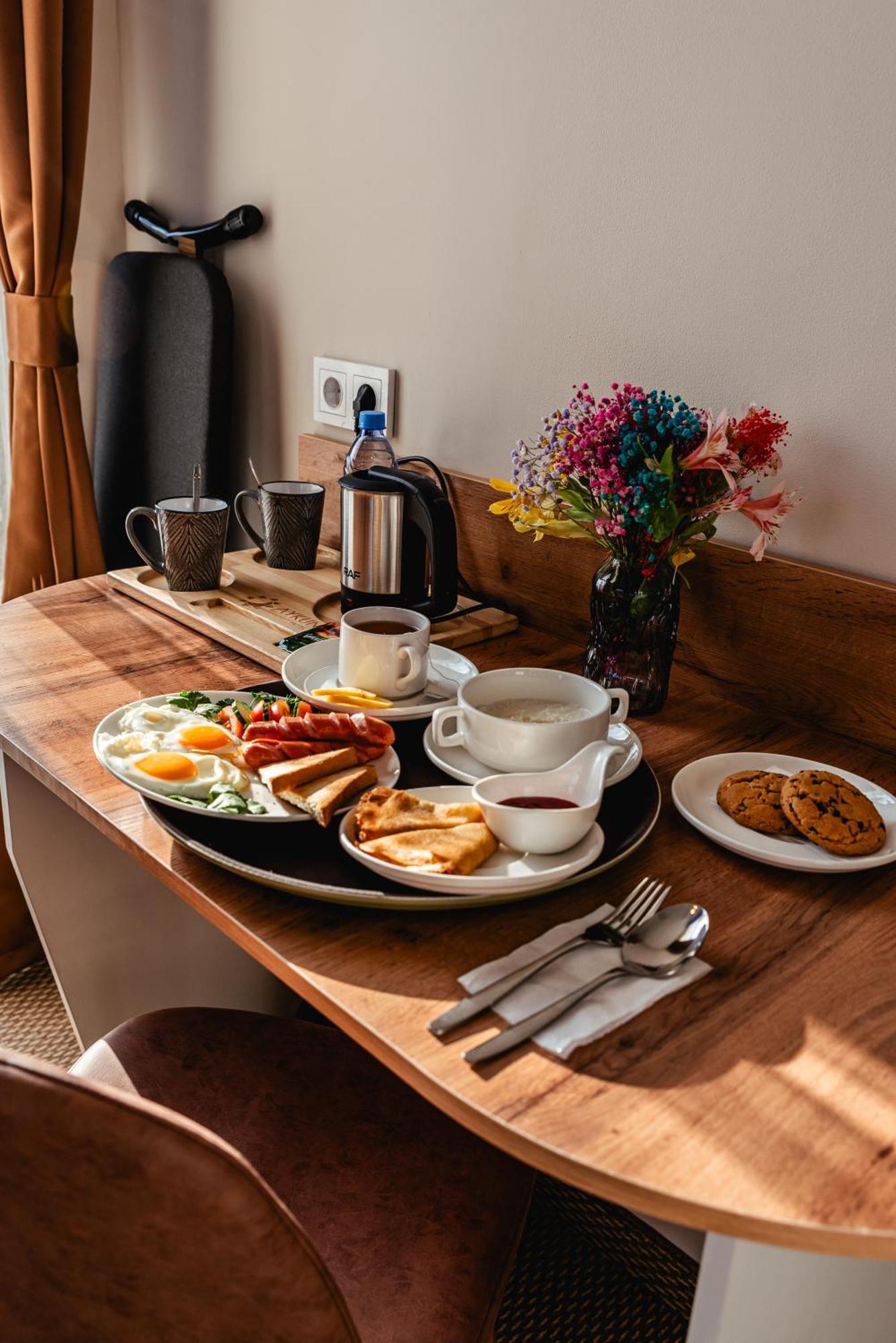 Aykun Hotel Almaty Ngoại thất bức ảnh
