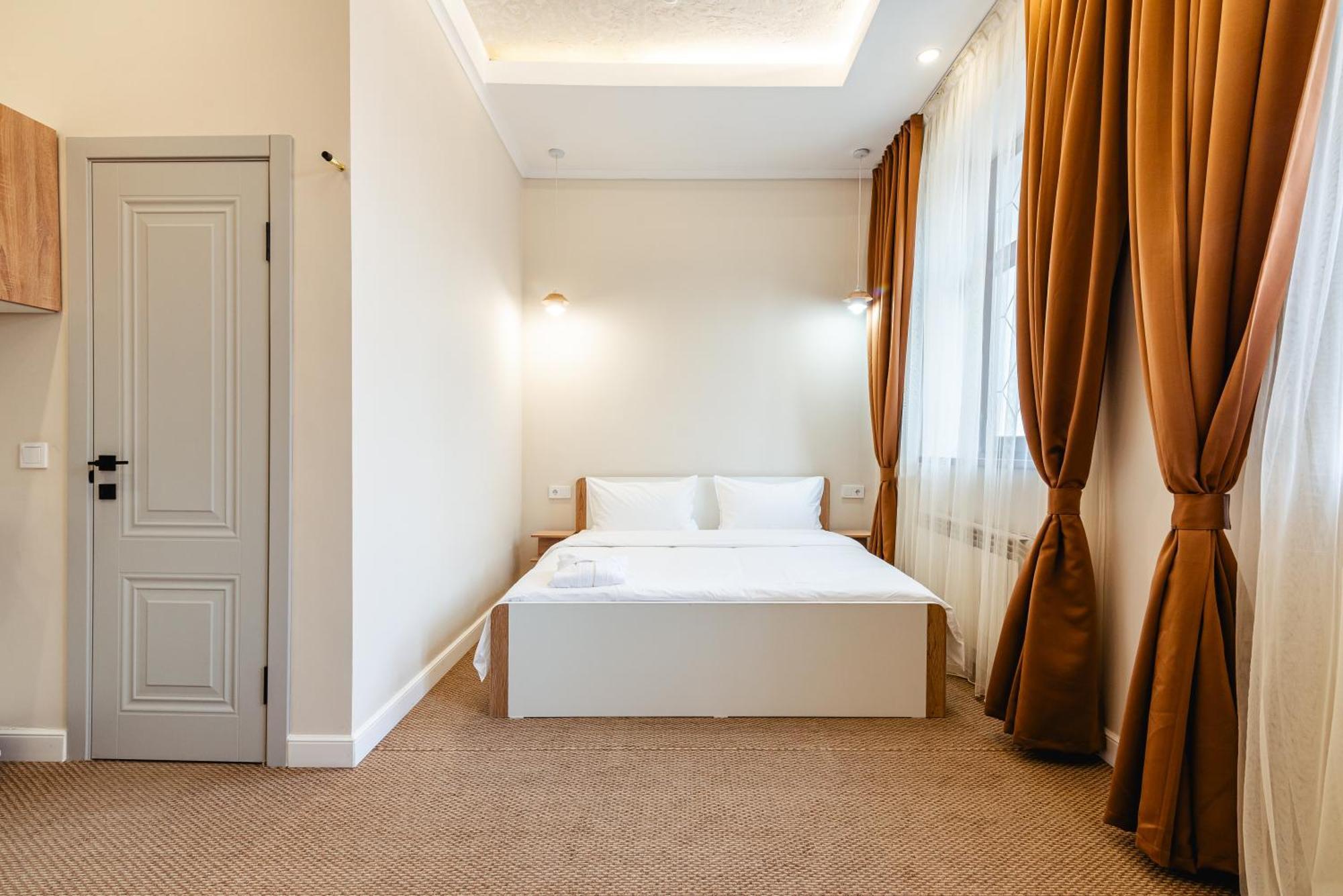 Aykun Hotel Almaty Ngoại thất bức ảnh